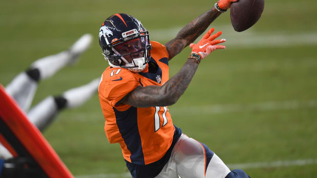 Diontae Spencer reaches